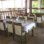 Marma Hotel *